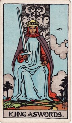 Ý nghĩa lá bài King of Swords - Lá Bài Vua Kiếm